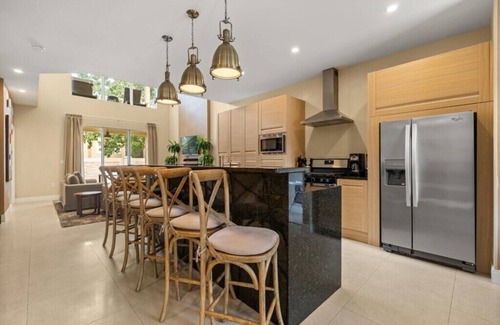 Florida Central Atlantic Coast Haus | 4 Bedrooms/4.5 Baths/Magic Village Yards (7633RD)