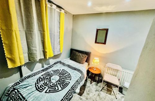 Iverley Haus | 4 bedrooms Full house Stourbridge Birmingham