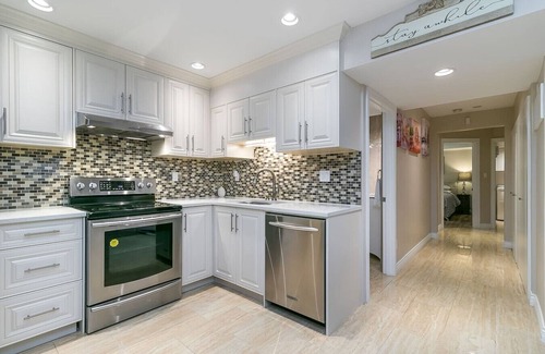Port Moody Eigentumswohnung | 4-Beds Guest Suite: Comfort, Convenience, Nature