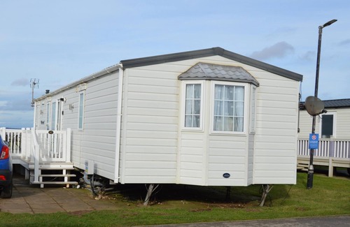 Barmston Haus | 4 berth caravan with full sea view at Barmston Beach Holiday Park ref 62047O