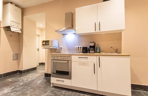 Neulerchenfeld Wohnung | 4-BR Apt, Ideal for Groups, 6-Min to Stadthalle