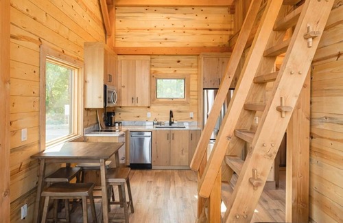 Laura Haus | #4 Butterfly Lodge