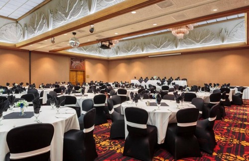 Elko Haus | 4 Comfortable Units! Pool, Parking, Pets Allowed, Close to Elko State Park!