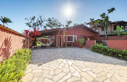 Olaria Haus | 4 dorm com piscina a 350 m de Camburizinho