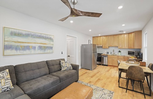 Wall Hütte | 4 houses from the beach! Belmar Rear West Cottage