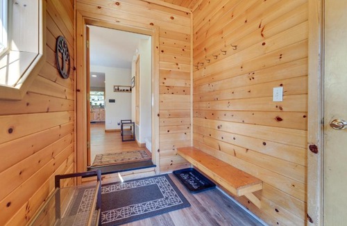 Truckee Haus | 4 Mi to Downhill Ski Resort! Spacious Family Haven