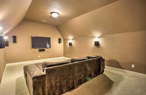 Flower Mound Haus | 4 Mi to Grapevine Lake Texas Home with Media Room