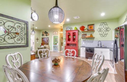 Guthrie Haus | 4 Mi to Lazy E Arena Horse Lovers Haven with Grill
