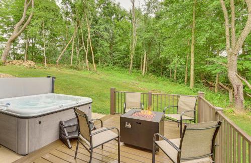 Walhonding Haus | 4 Mi to Mohican River Ohio Amish Country Cottage