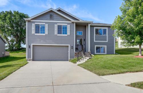 LaPlatte I Haus | 4 Mi to Offutt AFB - Family Home in Omaha Suburbs!