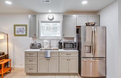 Rehoboth Beach Wohnung | 4 Mi to Rehoboth Beach Cozy Coastal Apt!