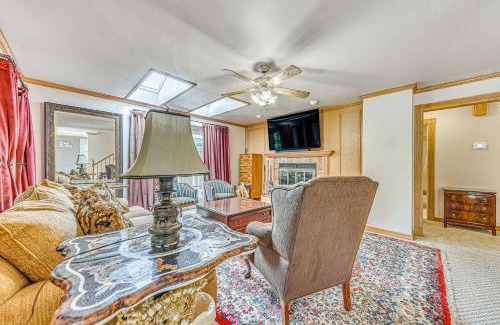 Cloudcroft Haus | 4 Mi to Ski Cloudcroft Family Escape with Fireplace