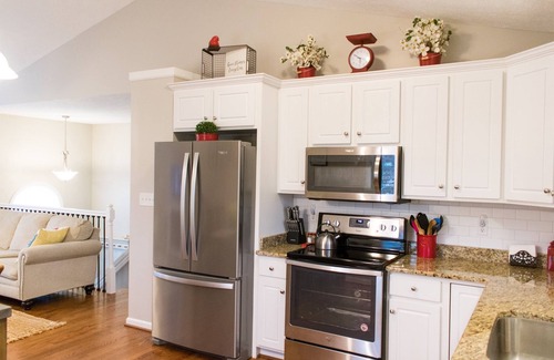 Rustburg Haus | Nur 4 Minuten von der Liberty University (LU) - Mieten Sie ganze Haus oder als 2BR / 1BA apt