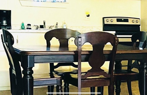 Folsom Wohnung | #4 Quiet, peaceful, place to stay w/ recreation center access!