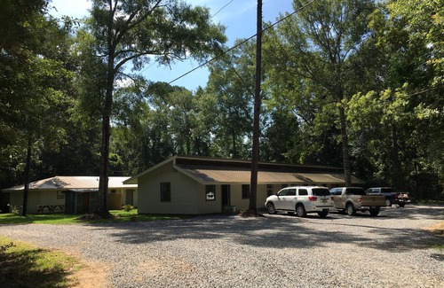 Folsom Wohnung | #4 Quiet, peaceful, place to stay w/ recreation center access!
