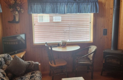 Absarokee Kabine | #4 Rustic cabin with AC in Absarokee - 2 bedrooms