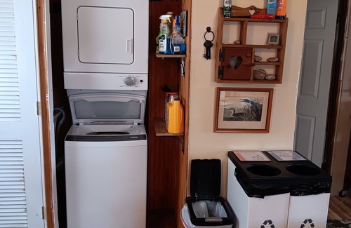 Gladwin Kabine | 4 season cozy cabin tucked in a quiet south cove of Pratt Lake, Gladwin County.