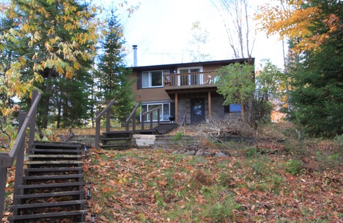 Hayward Haus | 4 Season Nelson Lake Hütte, nur 5 Meilen von der Stadt, WIFI, Kabel, AC, Hunde willkommen