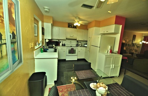 Fort Lauderdale Haus | 1 Schlafzimmer gut ausgestattete Küche-includes Parkplatz abseits der Straße