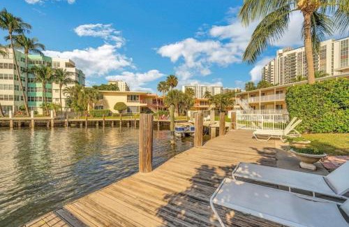 Dolphin Isles Haus | 44 Canal Home With Heated Pool & Free Dock