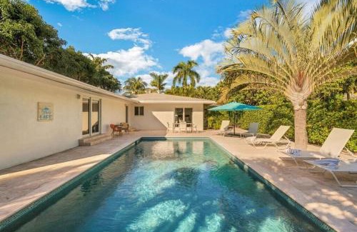 Dolphin Isles Haus | 44 Canal Home With Heated Pool & Free Dock