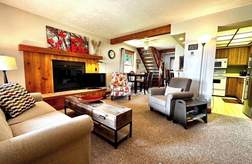 Conway Haus | 45' Crooked Lake Frontage