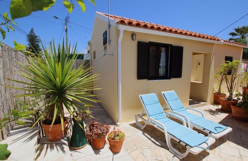 Praia das Macas Hütte | Eigener Garten & Grill, 5 Min zu Fuß zum Strand, Praia das Maçãs, Sintr