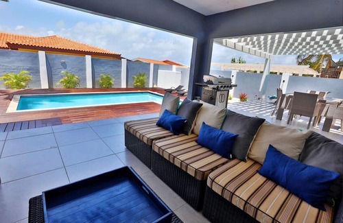 Malmok Villa | 46 ZWEI AM STRAND - GROSSE MODERNE STRANDVILLA