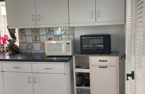 Great Exuma Haus | Abgeschieden 4 Hektar 2 Master BR 410 Fuß am Strand Tar Bay Pool Whirlpool Auto Gym Boot