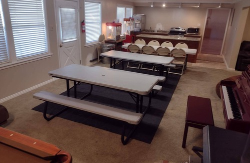 South Jordan Haus | 4B Miracle Lodge-Indoor Court-Stay&Play Together-Staycation/Reunions/Events/Ski