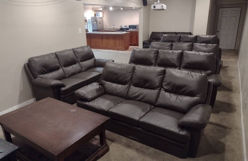 South Jordan Haus | 4B Miracle Lodge-Indoor Court-Stay&Play Together-Staycation/Reunions/Events/Ski