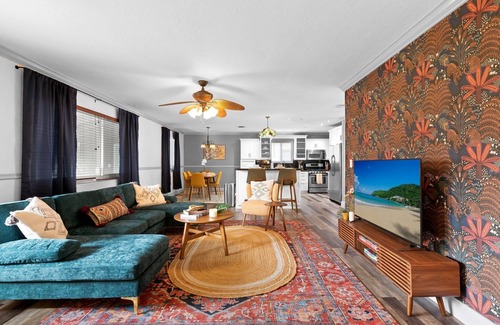 Plantation Haus | 4BD w/ Heated Pool, Game Room & BBQ - Beach Nearby