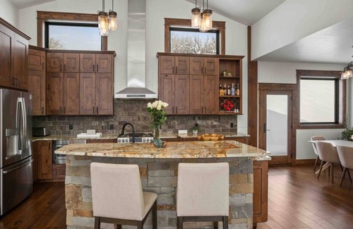 Clark Skihütte | 4bdrm/3 Bath Ski in/out Chalet in North Routt CO