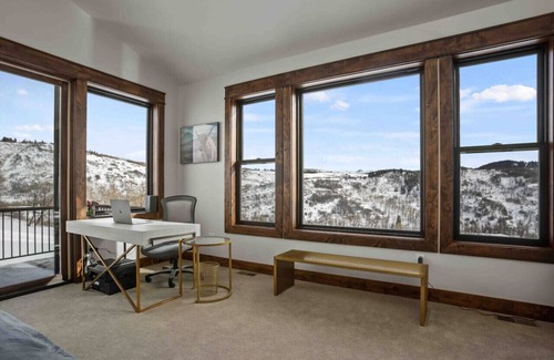 Clark Skihütte | 4bdrm/3 Bath Ski in/out Chalet in North Routt CO