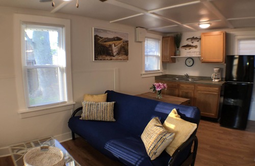 Geneva-on-the-Lake Haus | 4BDRM Double(2) Cottages Sleeps 10 Right on The GOTL Strip...