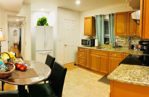 Quincy Wohnung | 4BR Wollaston BEACH / 15 Minuten nach Boston NICE & NEW & SAFE & QUITE LOCATION