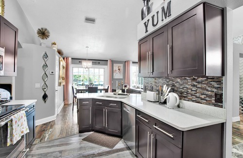 Boyette Springs Villa | 4BR/3BA 15 min to Downtown, Sports & Busch Gardens