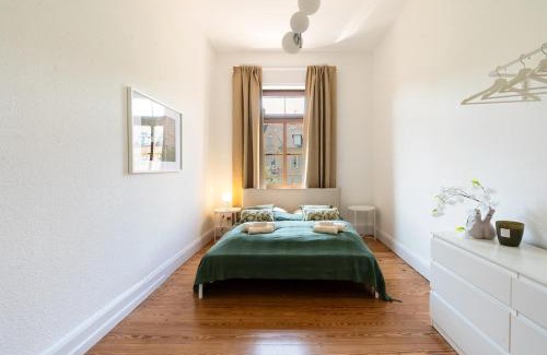 Wiesbaden Wohnung | 4BR Apartment - WIFI - NETFLIX - BUSINESS - ZENTRAL - KÜCHE