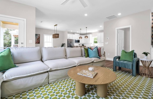 Crescent Beach Haus | 4BR beach club w/Hot tub + Pool + Game room