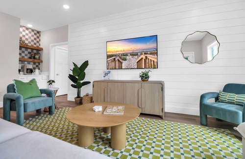 Crescent Beach Haus | 4BR beach club w/Hot tub + Pool + Game room