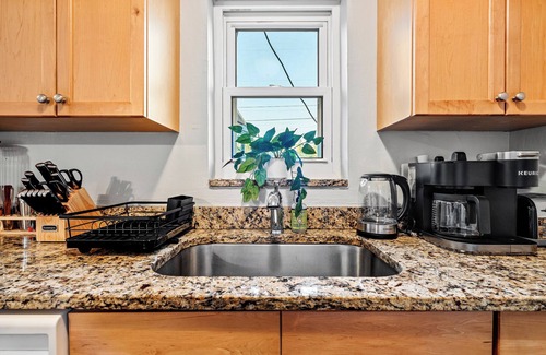 West Palm Beach Villa | 4BR Bio Hackers Retreat - Sauna - Cold Plunge - Hot Tub - Pool - Down Town 5mins