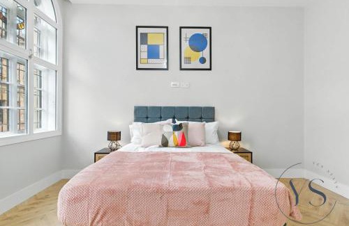 Birmingham City Centre Wohnung | 4BR Birmingham Apt with Parking, Arcade Games & Wi-Fi