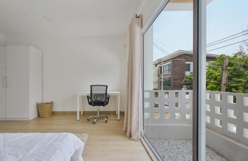 Bang Khen Wohnung | 4BR Cozy House with Local Views and Cafes