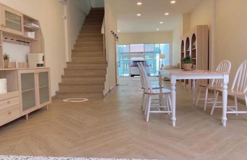 Bang Khen Wohnung | 4BR Cozy House with Local Views and Cafes