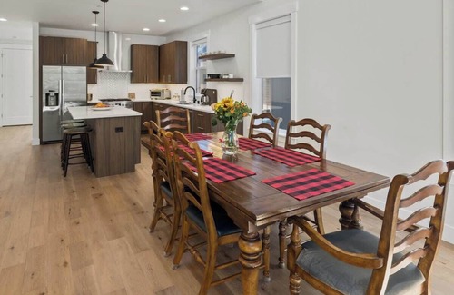 Ronald Haus | Soak, Sizzle, Unwind | Forest Hot Tub+Firepit+BBQ