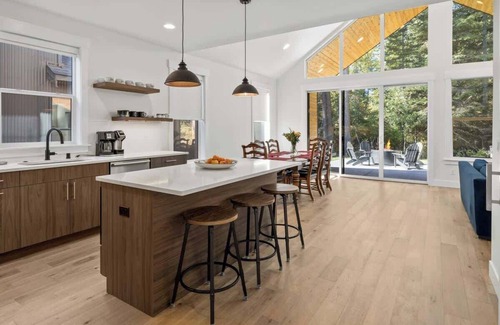 Ronald Haus | Soak, Sizzle, Unwind | Forest Hot Tub+Firepit+BBQ