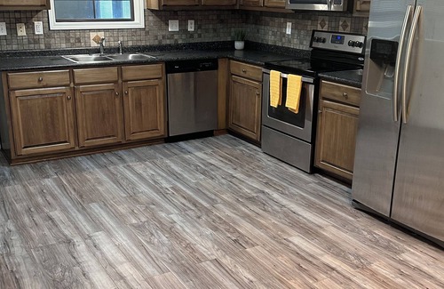 Taylorville Haus | 4br house in brilliant Tuscaloosa just 5 miles from the Stadium! Enjoy your stay