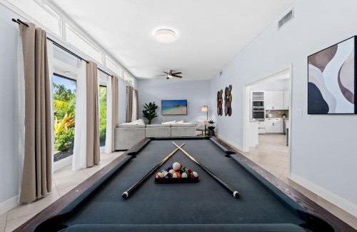 Palm Beach - West Palm Beach Haus | 4BR Intracoastal Retreat with Pool Games & More