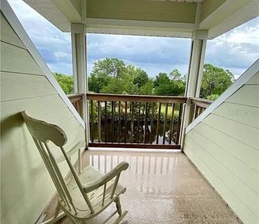 Hudson Haus | 4BR Private Dock, Warm Spring Canal, Kayaks, Canoe