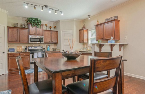 Fortson Haus | 4BR Sleeps10 PoolTable Grill Parking Near Ft Moore